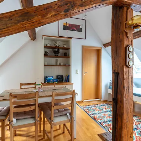 Dachwohnung Am Schlosspark Wiesbaden