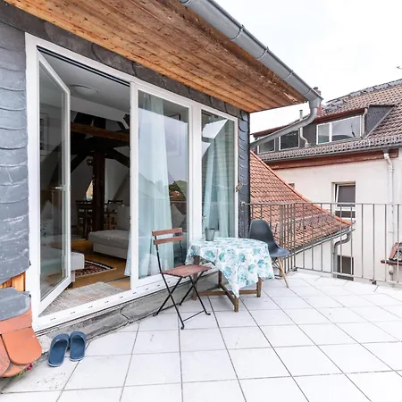 Dachwohnung Am Schlosspark * Wiesbaden