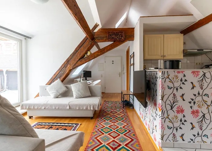 Dachwohnung Am Schlosspark * Wiesbaden