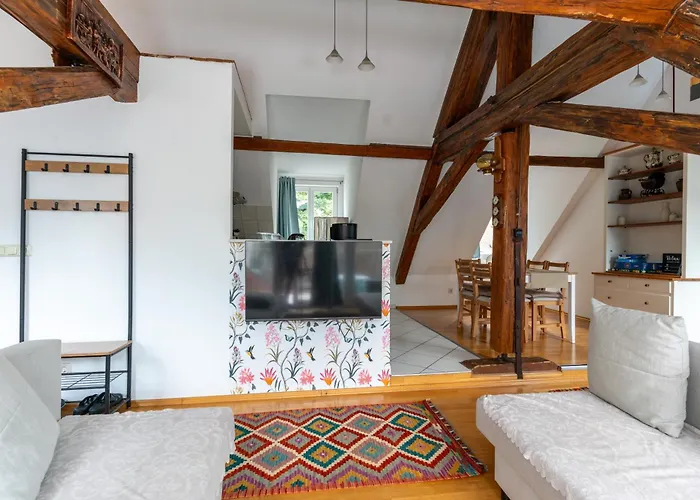 Dachwohnung Am Schlosspark Daire